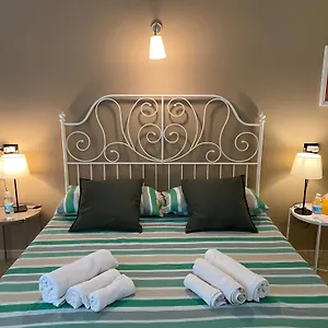grandmother-rooms.sicilyhotelsitaly.net/